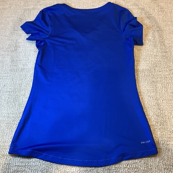 Nike Pro Women's Blue Top - Picture 2 of 2